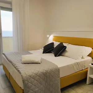 *** Hotel Gran San Bernardo - - Fronte Mare Con Cucina Italia